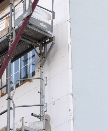 renovation-of-the-facade-of-an-old-building-with-e-MNNFFKA