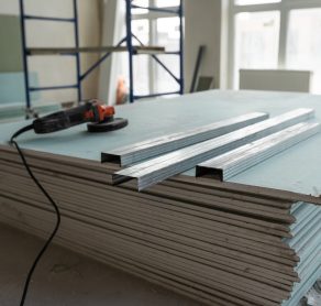 working-process-of-installing-metal-frames-for-pla-5RQE87T (1)